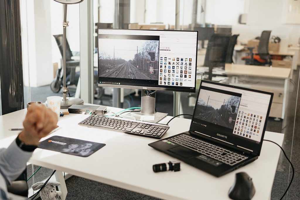 ADCIS_computer_vision_AI_Infrastructure_Transport_Industry